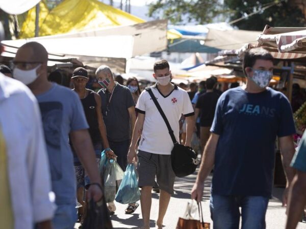 Brasileiros que apoiam o governo são os que mais querem estar na rua